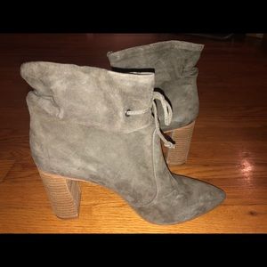 Women’s Tahari boots in Olive size 9.5